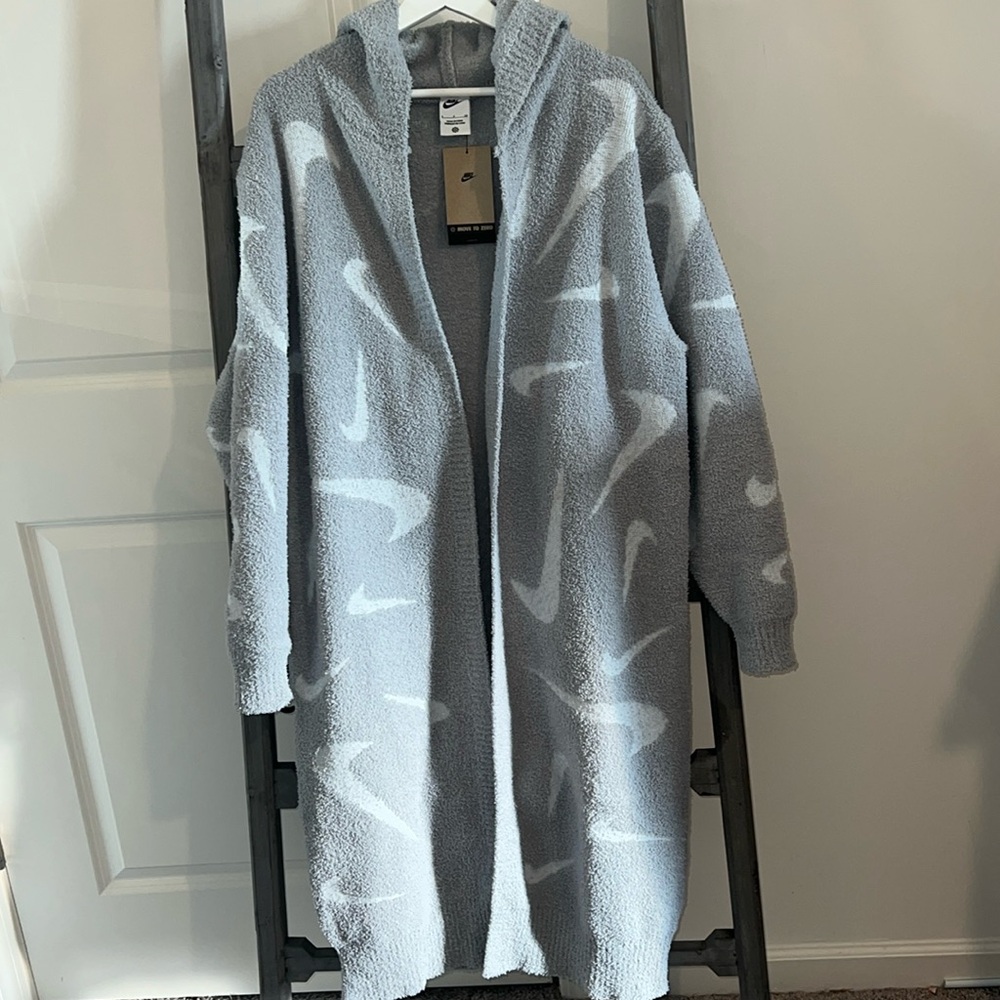 Women’s Nike Swoosh Long Cardigan NWT!